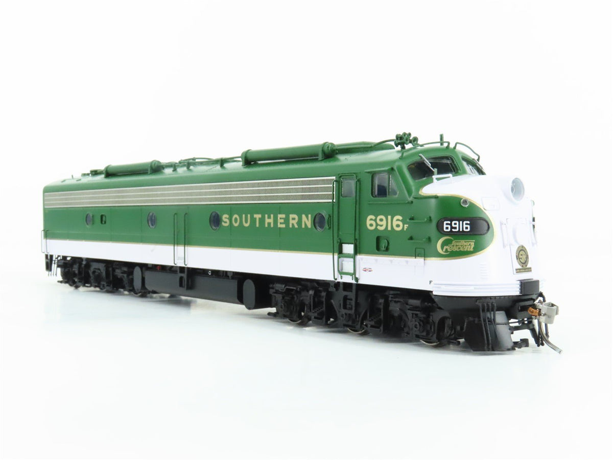 HO Scale Rapido 28037 SOU Southern &quot;Crescent&quot; EMD E8A Diesel #6916F - DCC Ready