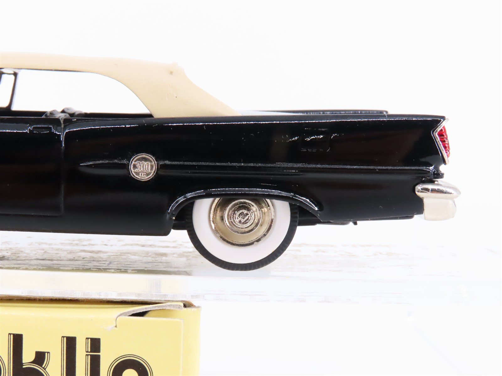 1:43 Scale The Brooklin Collection BRK.41X 1959 Chrysler 300E Convertible Up