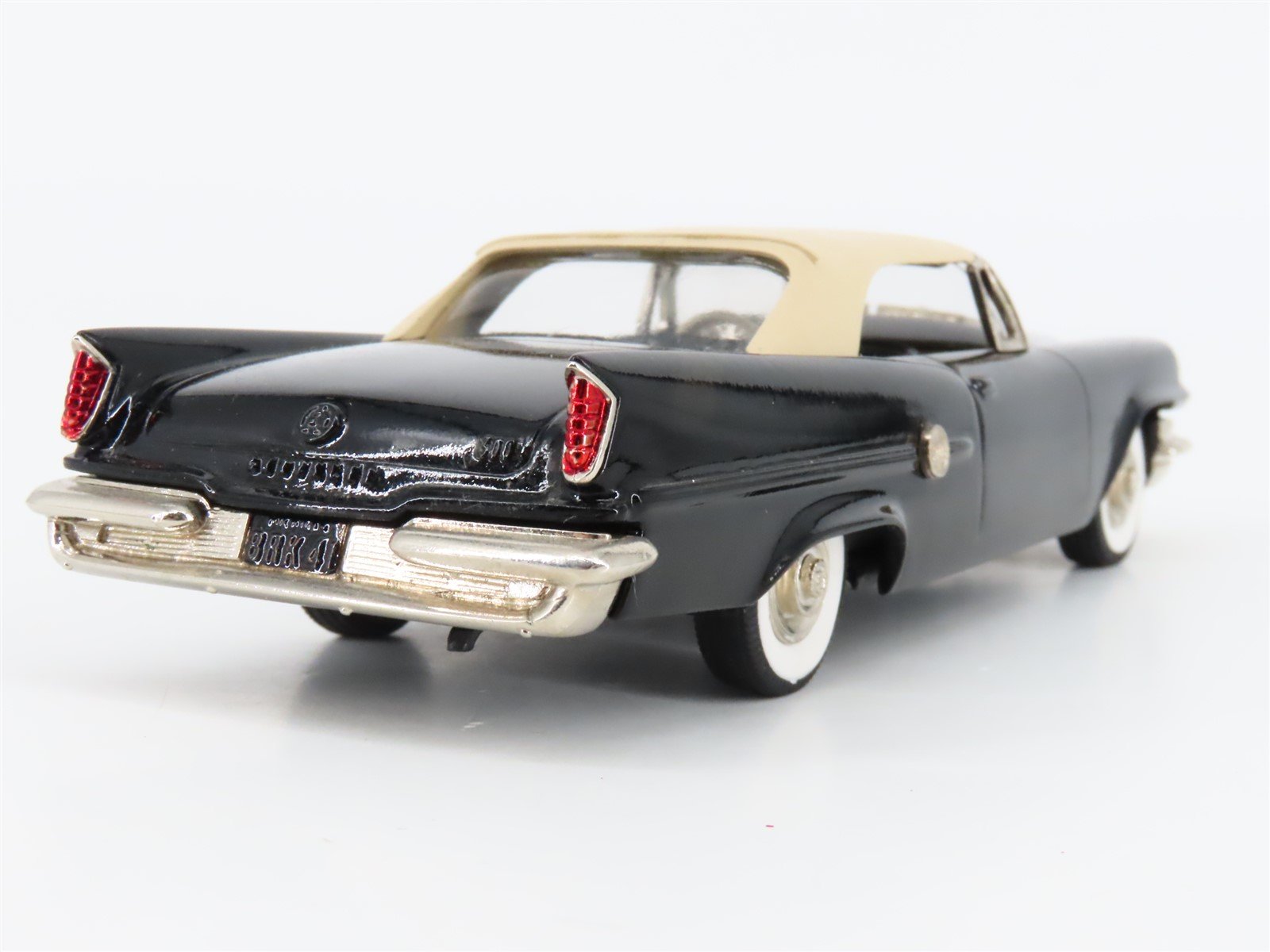 1:43 Scale The Brooklin Collection BRK.41X 1959 Chrysler 300E Convertible Up