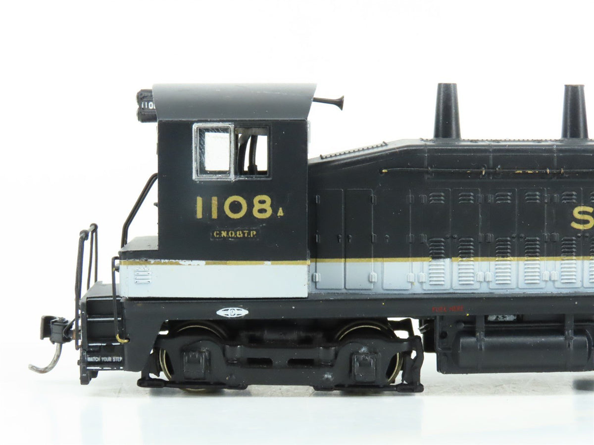 HO Athearn SOU Southern Railway &quot;Tuxedo&quot; EMD SW7 Diesel #1108A w/ DCC - Custom