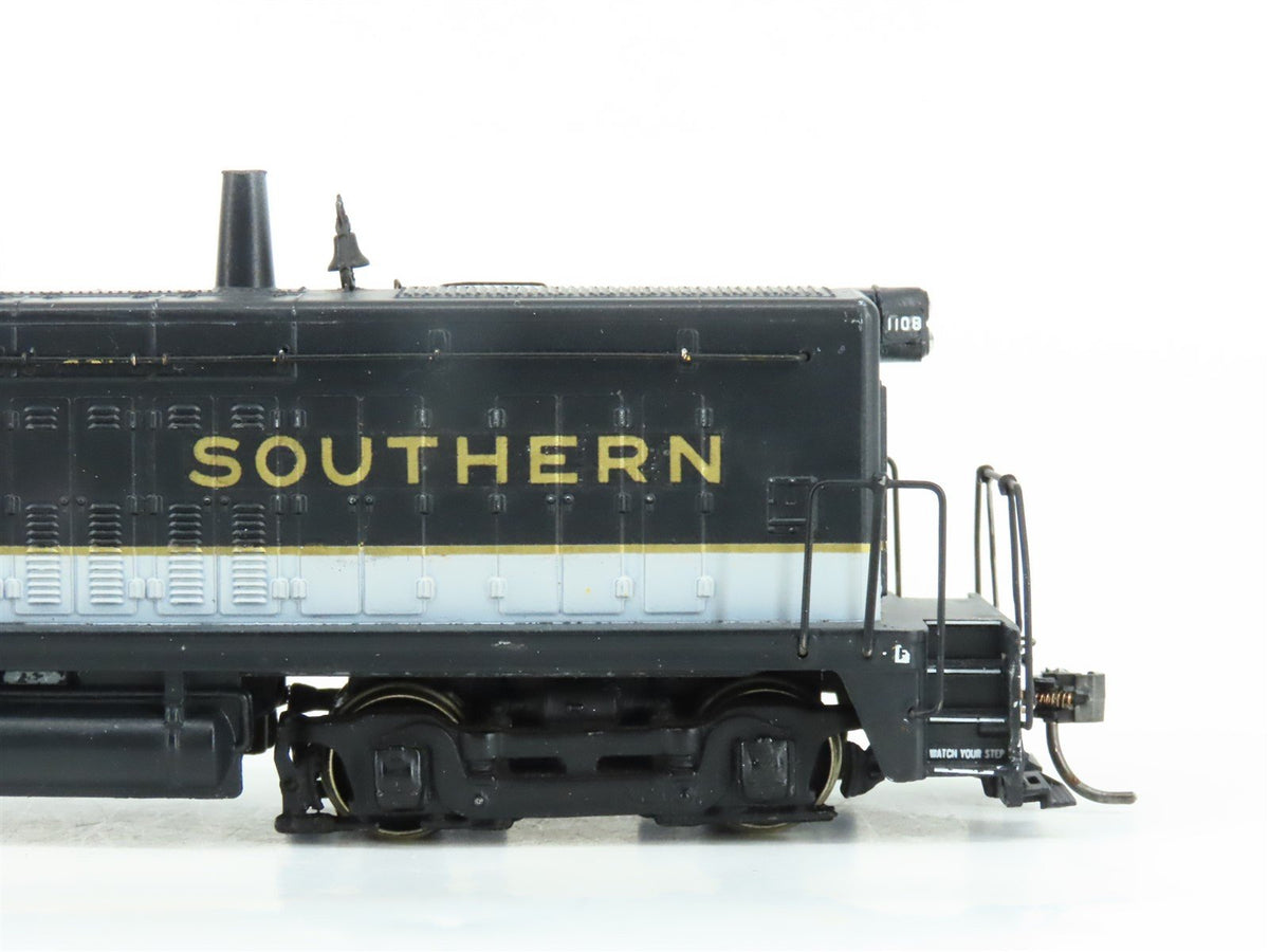 HO Athearn SOU Southern Railway &quot;Tuxedo&quot; EMD SW7 Diesel #1108A w/ DCC - Custom