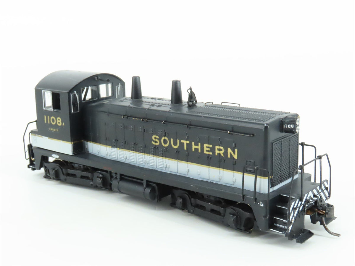 HO Athearn SOU Southern Railway &quot;Tuxedo&quot; EMD SW7 Diesel #1108A w/ DCC - Custom