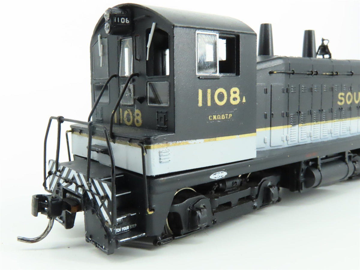 HO Athearn SOU Southern Railway &quot;Tuxedo&quot; EMD SW7 Diesel #1108A w/ DCC - Custom