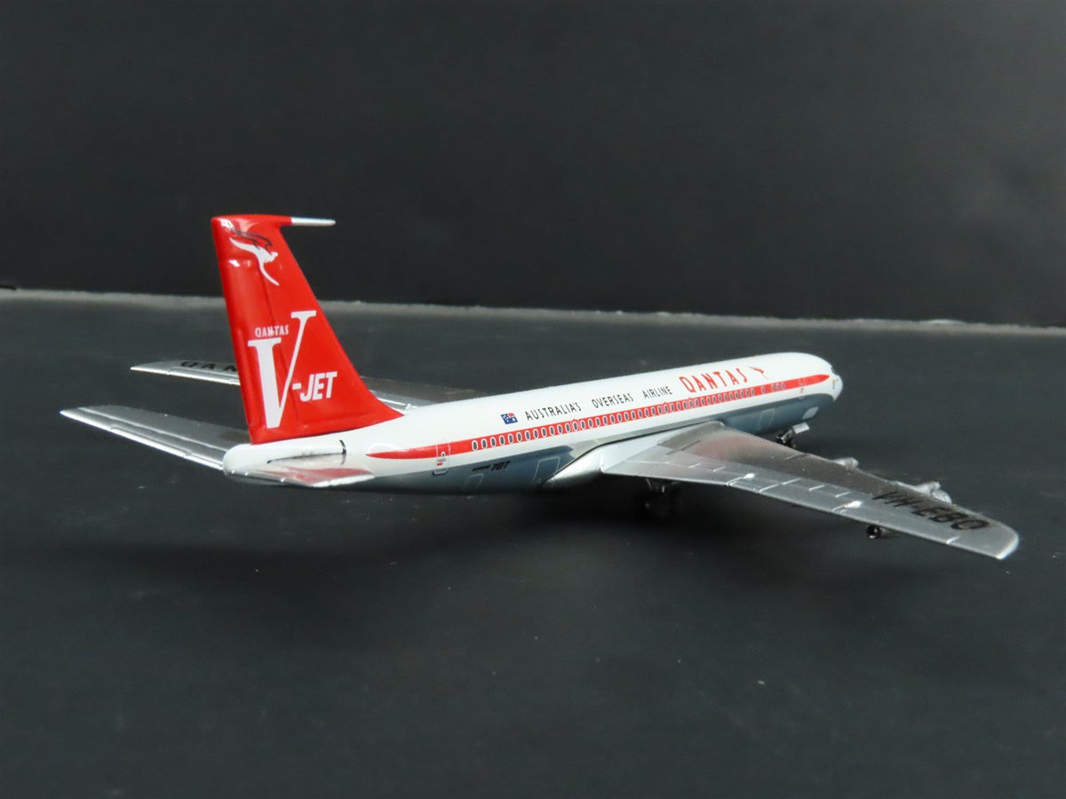 1:400 Scale Aero Classics Die-Cast Qantas Boeing B-707-338C Aircraft VH-EBO