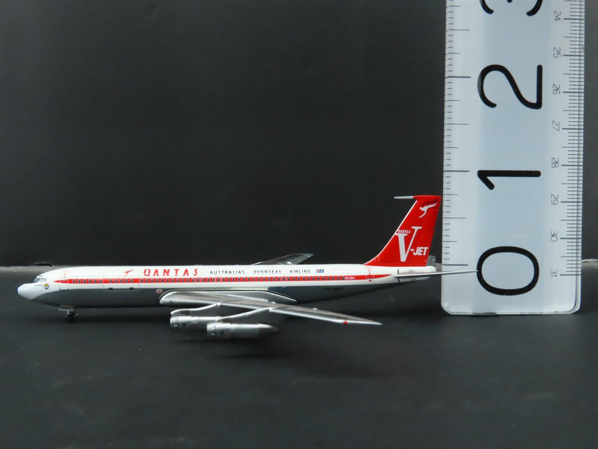 1:400 Scale Aero Classics Die-Cast Qantas Boeing B-707-338C Aircraft VH-EBO