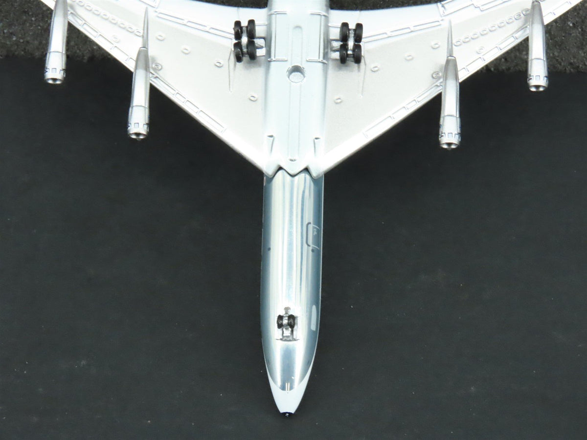 1:400 Scale Aero Classics Die-Cast Qantas Boeing B-707-338C Aircraft VH-EBO