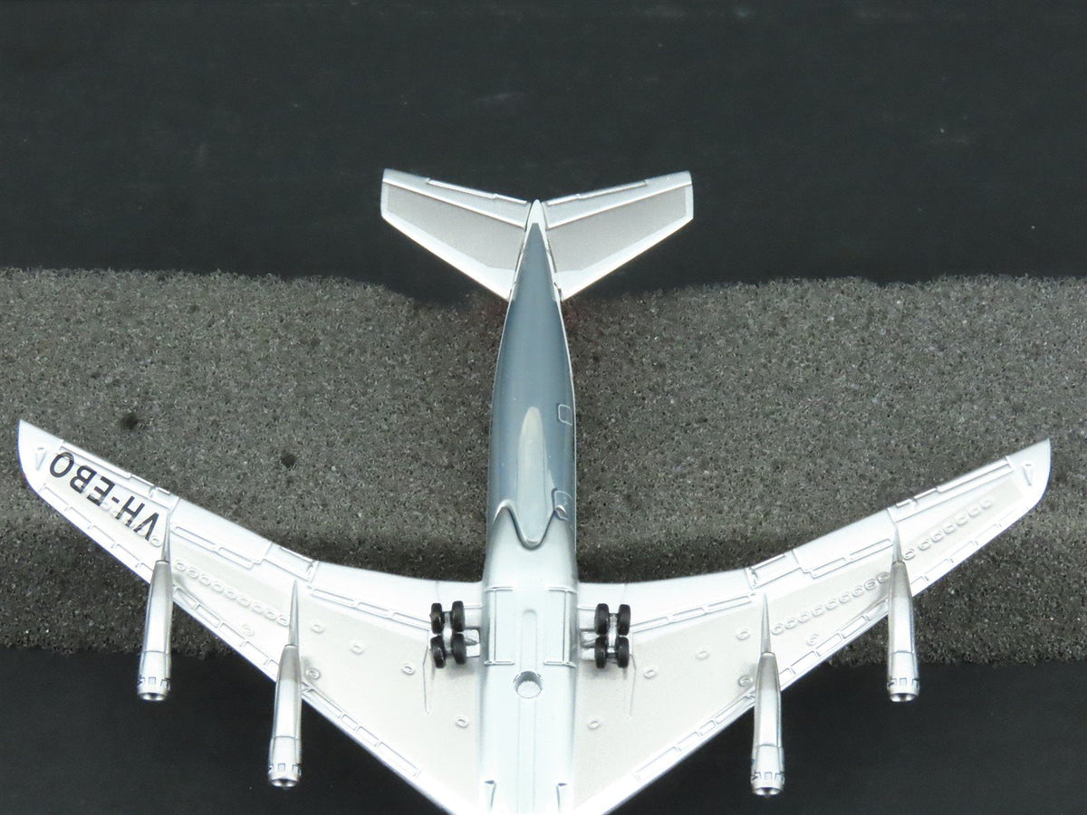 1:400 Scale Aero Classics Die-Cast Qantas Boeing B-707-338C Aircraft VH-EBO