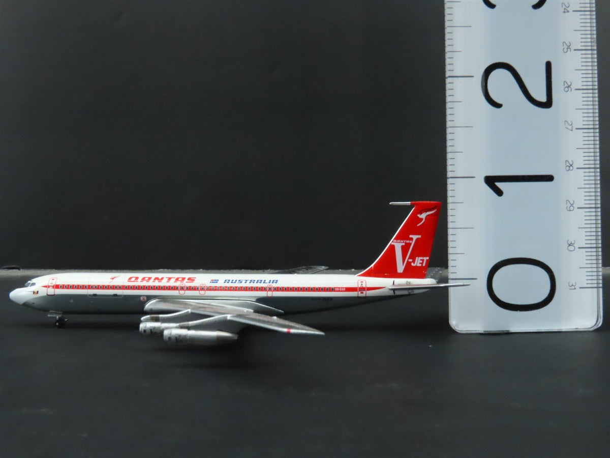 1:400 Scale Aero Classics Die-Cast Qantas Boeing B-707-338C Aircraft VH-EAH