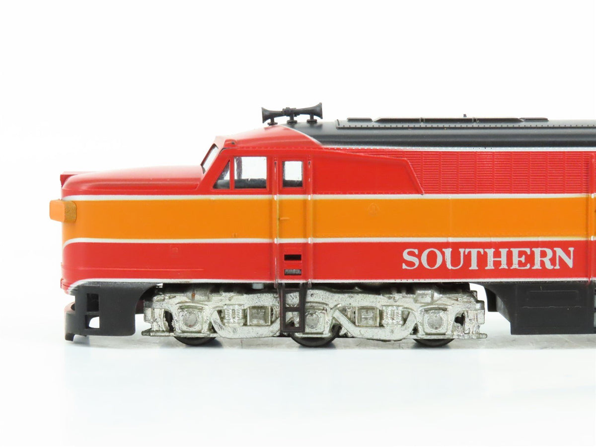 HO Scale Athearn 3306 SP Southern Pacific &quot;Daylight&quot; PA-1 Diesel Loco #6009