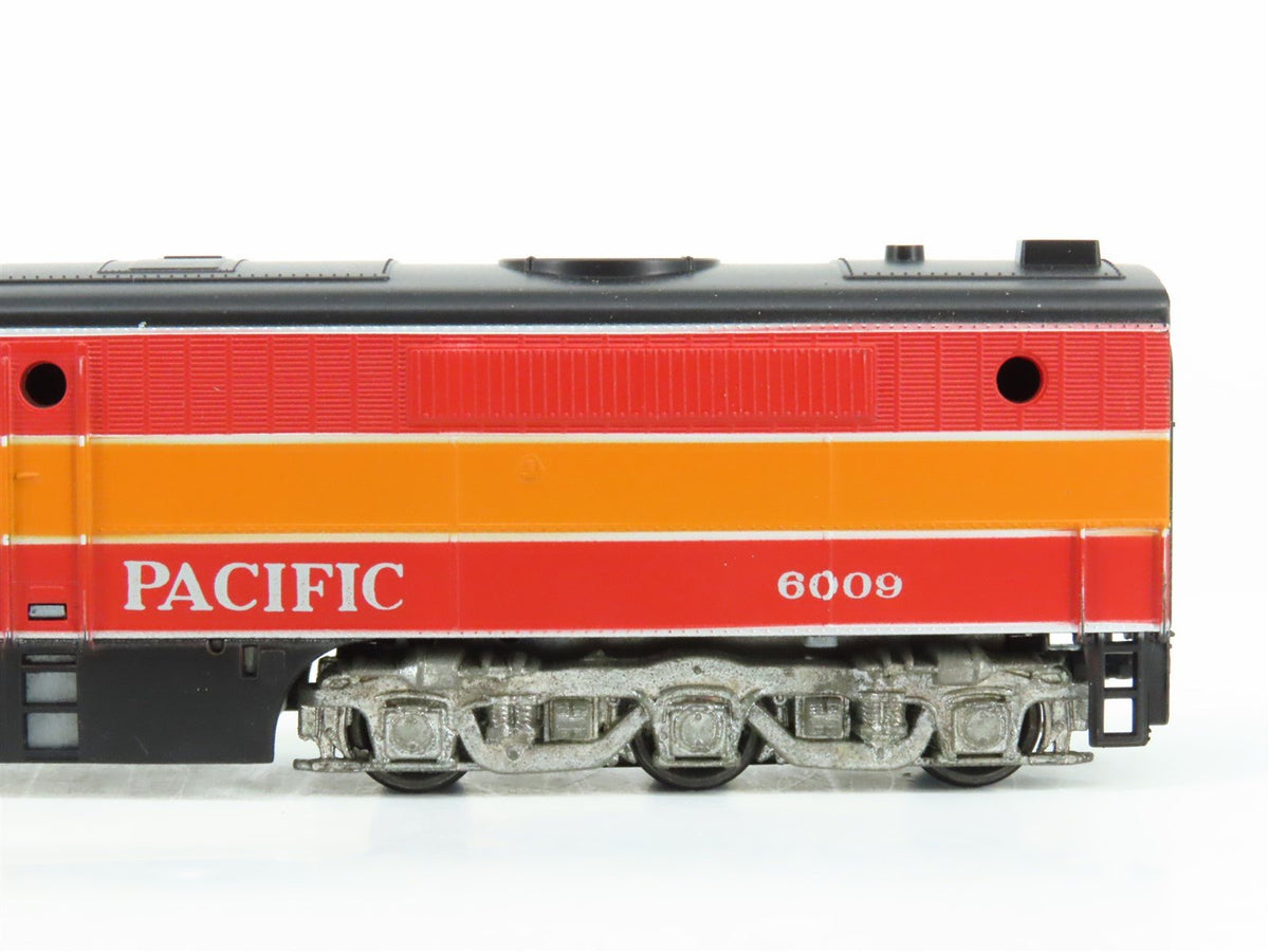 HO Scale Athearn 3306 SP Southern Pacific &quot;Daylight&quot; PA-1 Diesel Loco #6009