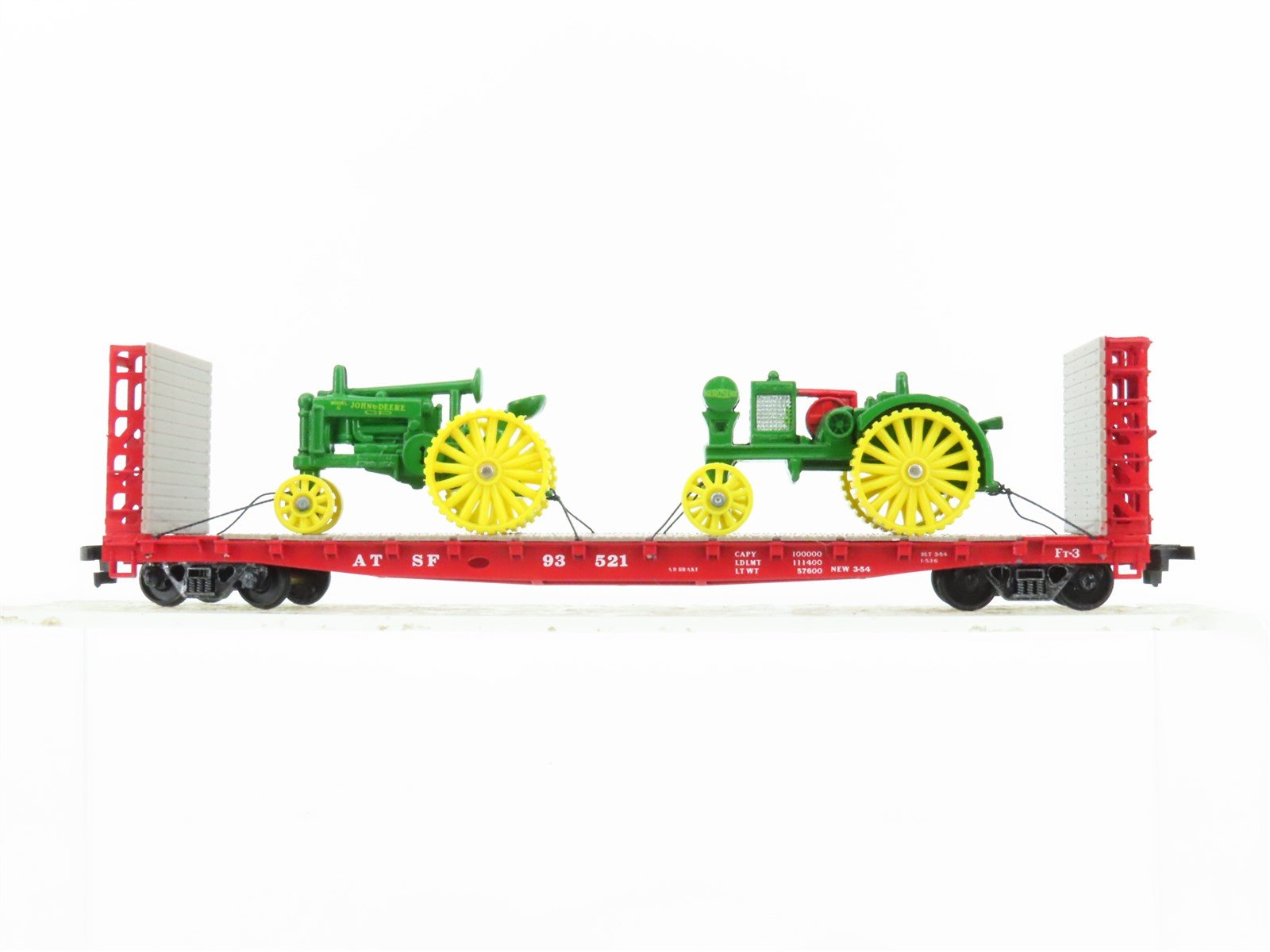 HO Scale Walthers ATSF Santa Fe Railroad Flat Car #93521 w/ Custom Tractor Load