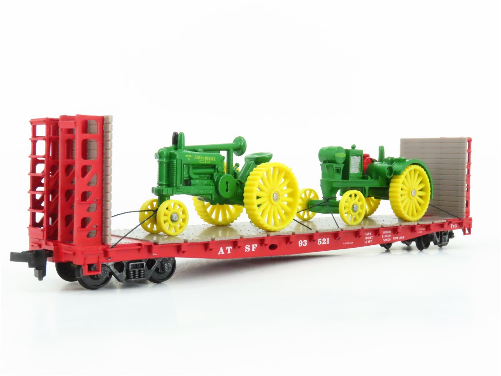 HO Scale Walthers ATSF Santa Fe Railroad Flat Car #93521 w/ Custom Tractor Load