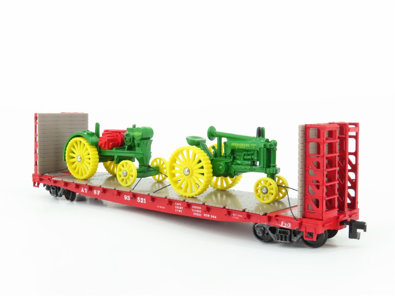 HO Scale Walthers ATSF Santa Fe Railroad Flat Car #93521 w/ Custom Tractor Load
