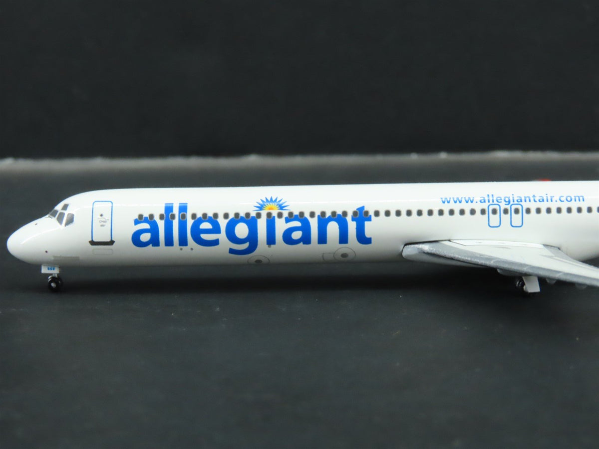 1:400 Gemini Jets GJAAY550E Die-Cast Allegiant Airlines MD-82 Airliner