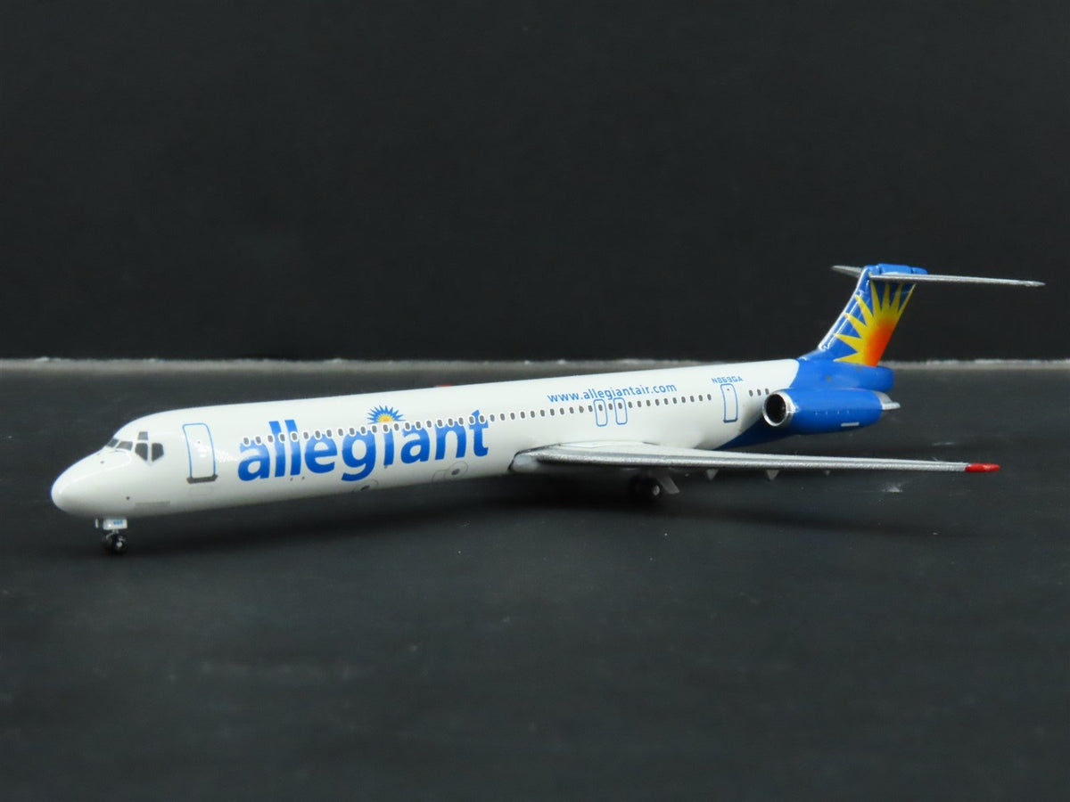 1:400 Gemini Jets GJAAY550E Die-Cast Allegiant Airlines MD-82 Airliner