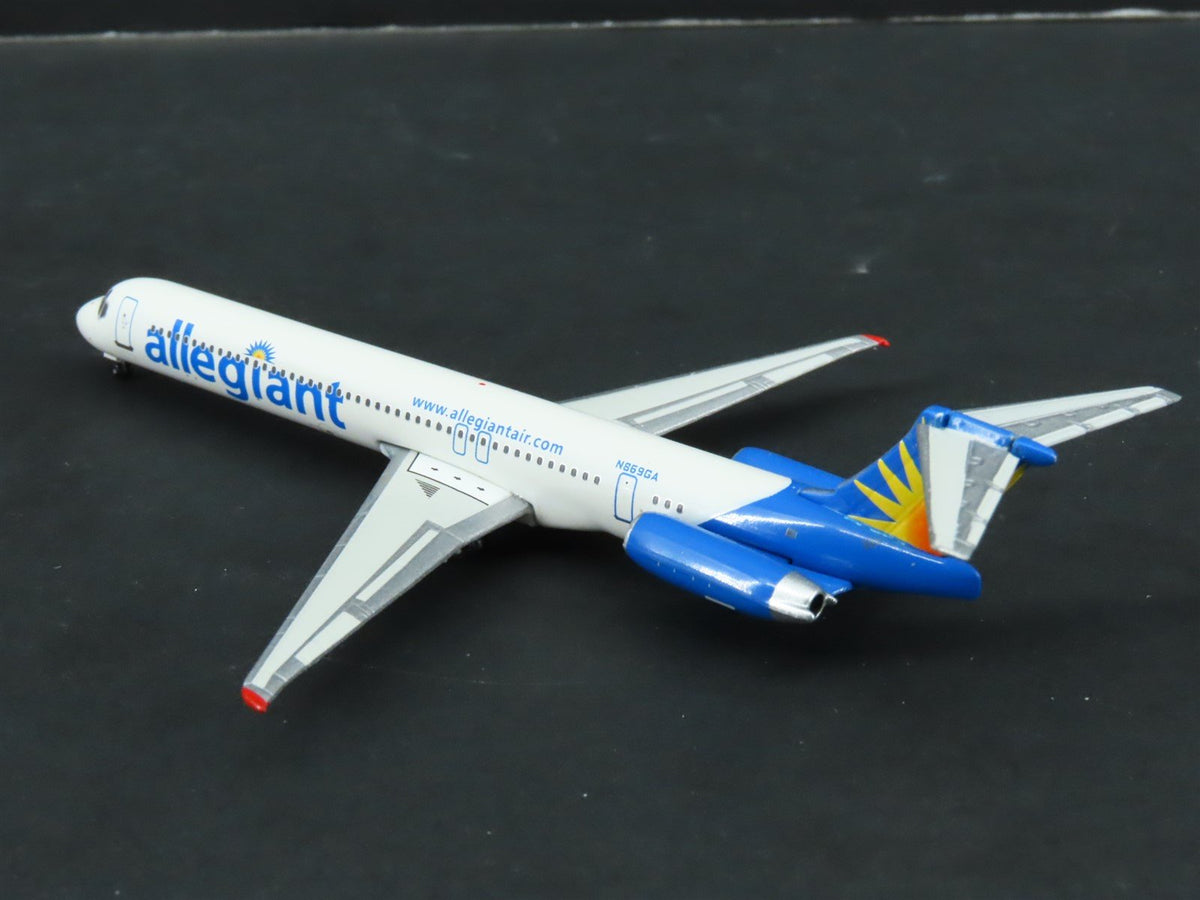 1:400 Gemini Jets GJAAY550E Die-Cast Allegiant Airlines MD-82 Airliner