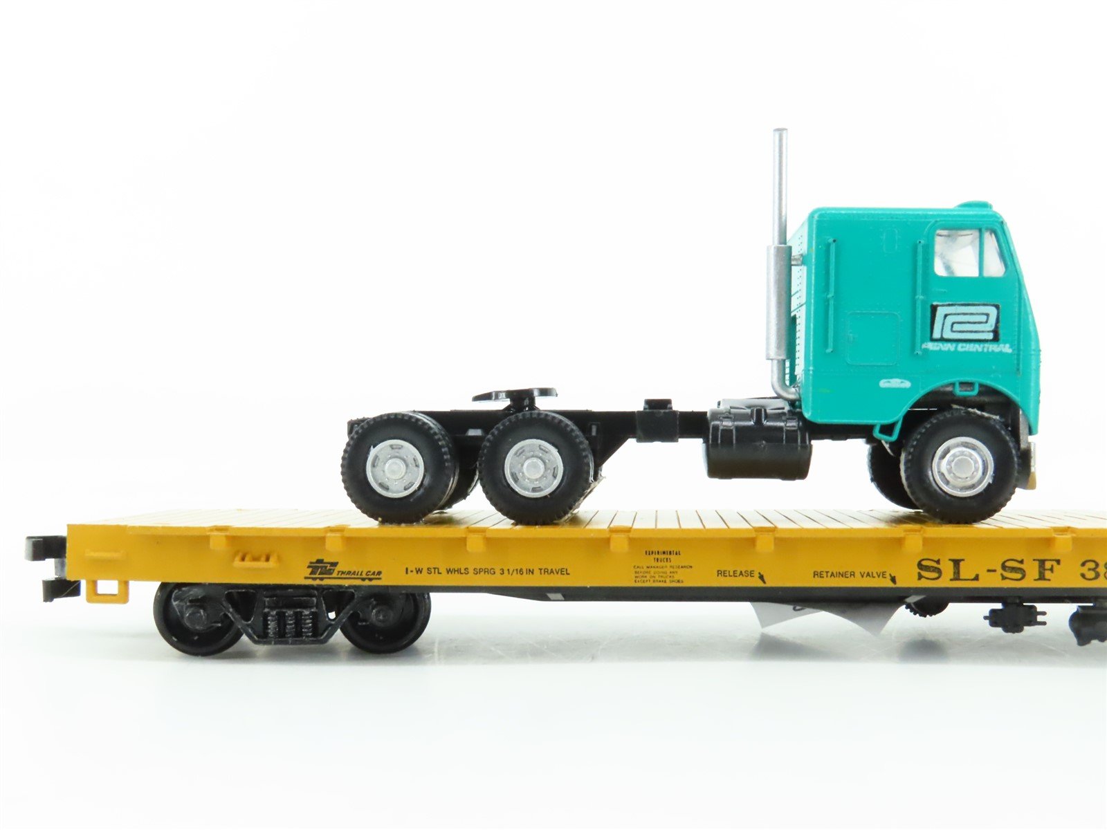 HO Scale Athearn SL-SF Frisco Railroad Flat Car #3803 w/ Custom Tractor Load