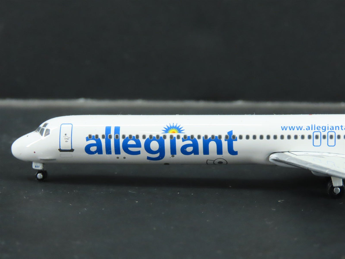 1:400 Gemini Jets GJAAY550B Die-Cast Allegiant Airlines MD-82 Airliner