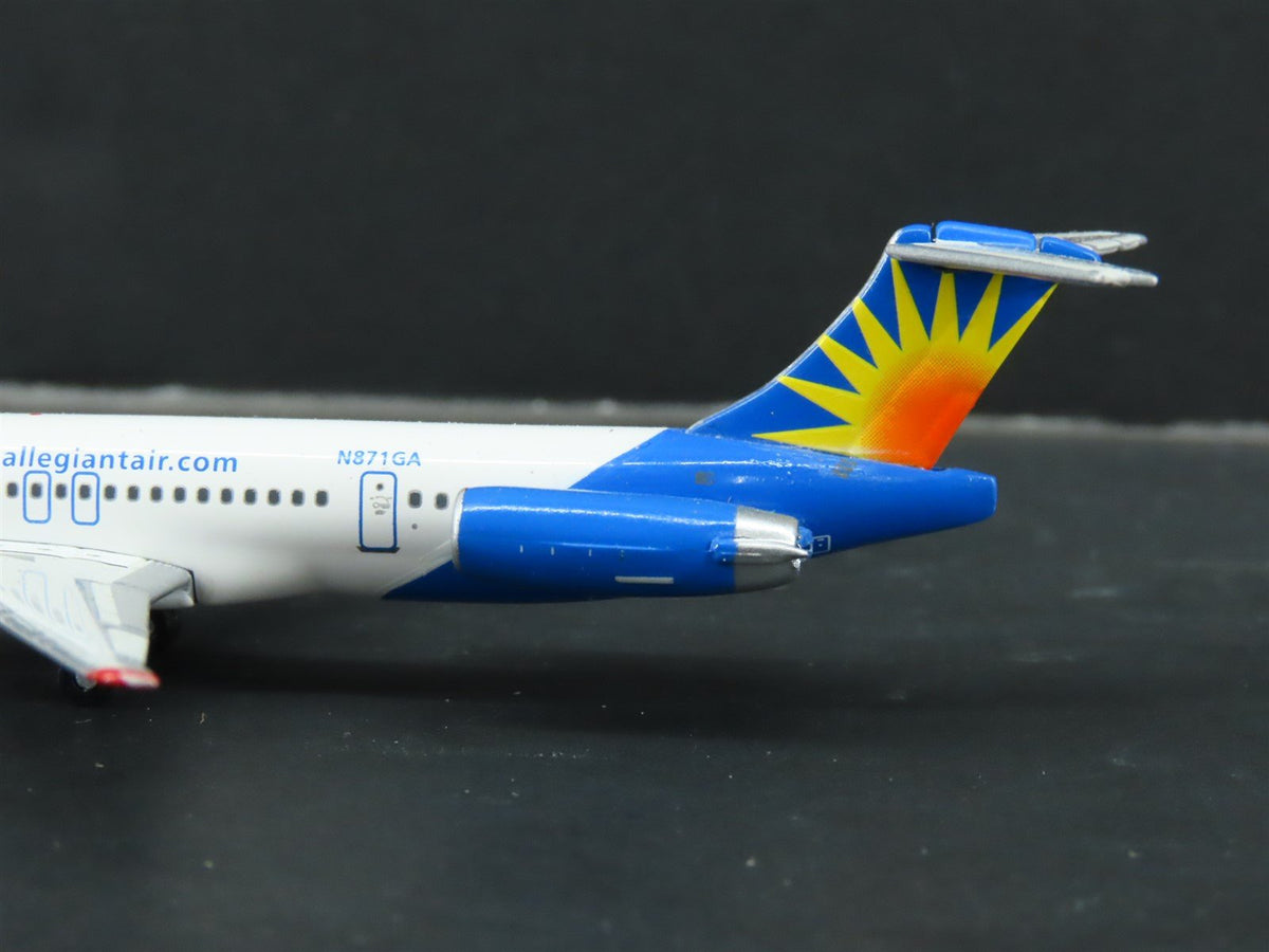 1:400 Gemini Jets GJAAY550B Die-Cast Allegiant Airlines MD-82 Airliner