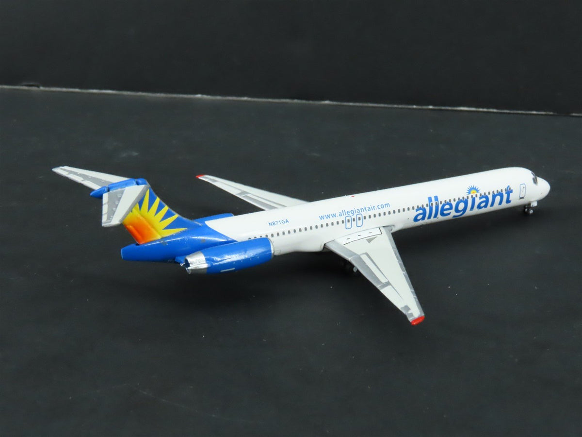 1:400 Gemini Jets GJAAY550B Die-Cast Allegiant Airlines MD-82 Airliner
