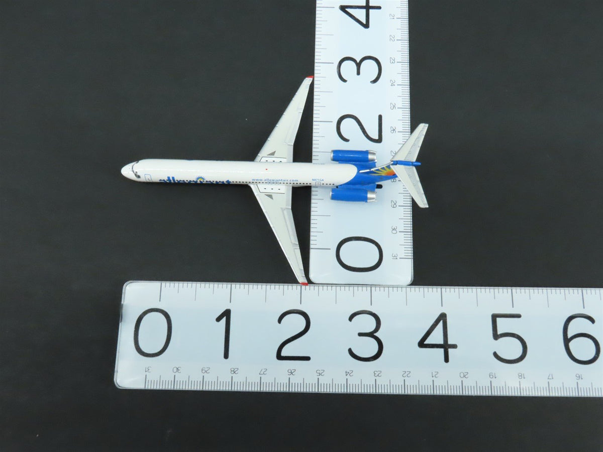 1:400 Gemini Jets GJAAY550B Die-Cast Allegiant Airlines MD-82 Airliner