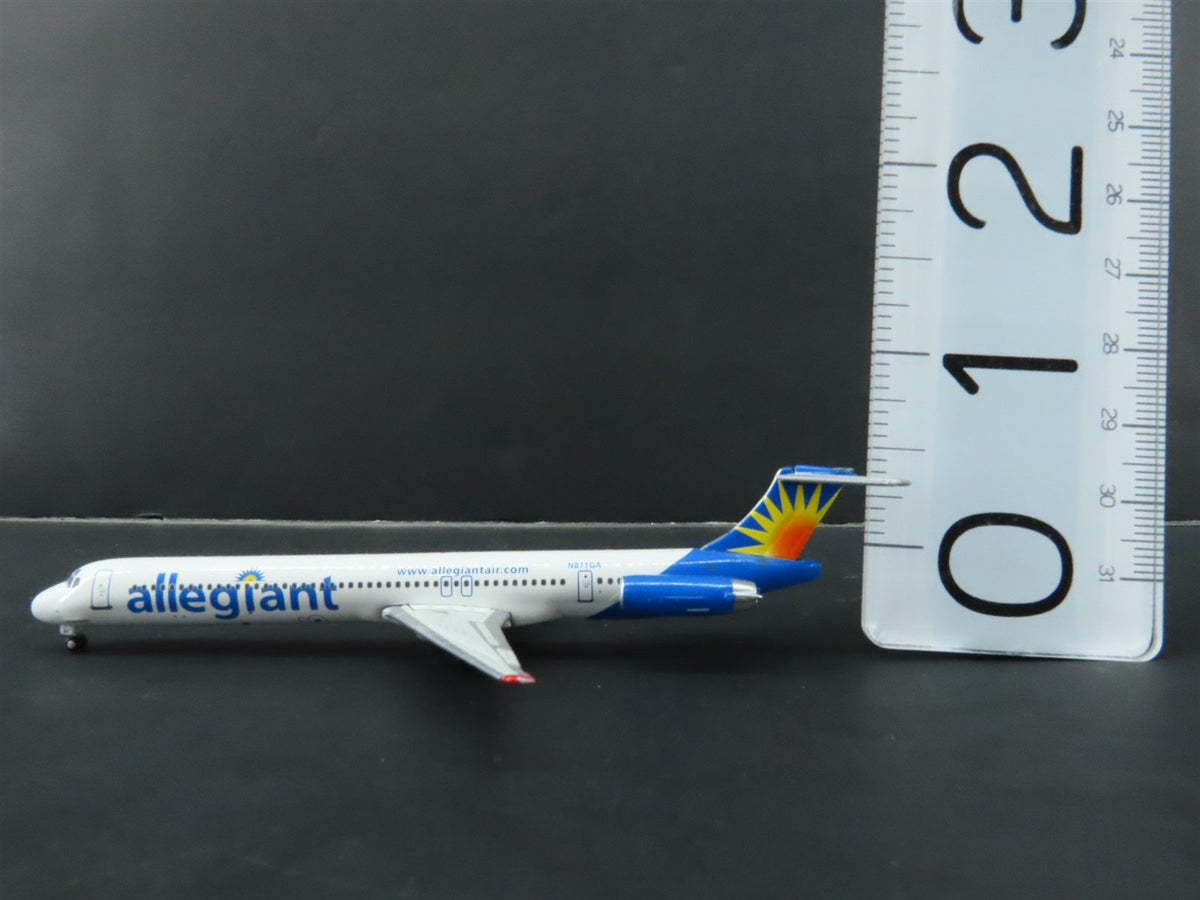 1:400 Gemini Jets GJAAY550B Die-Cast Allegiant Airlines MD-82 Airliner