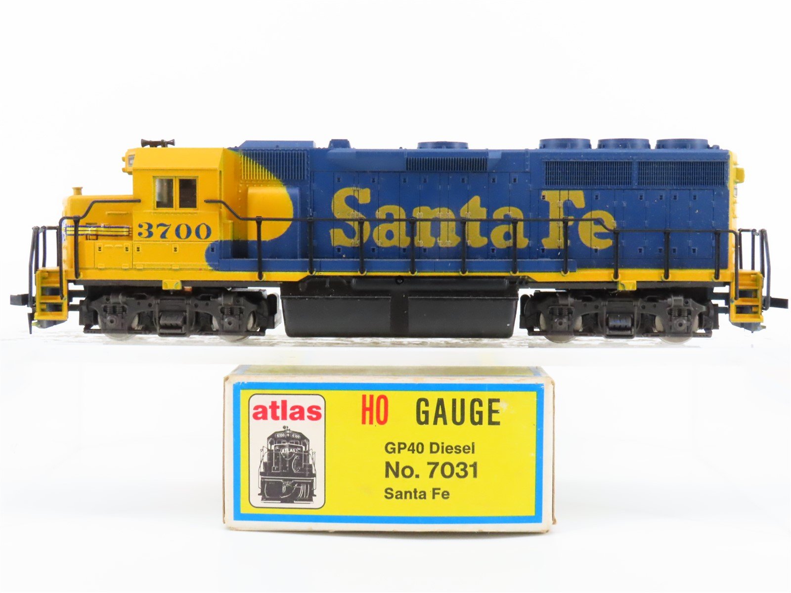 HO Scale Atlas 7031 ATSF Santa Fe GP40 Diesel Locomotive #3700