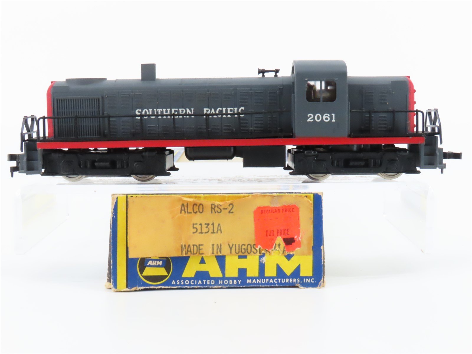 HO Scale AHM 5131A SP Southern Pacific RS-2 Diesel Locomotive #2061