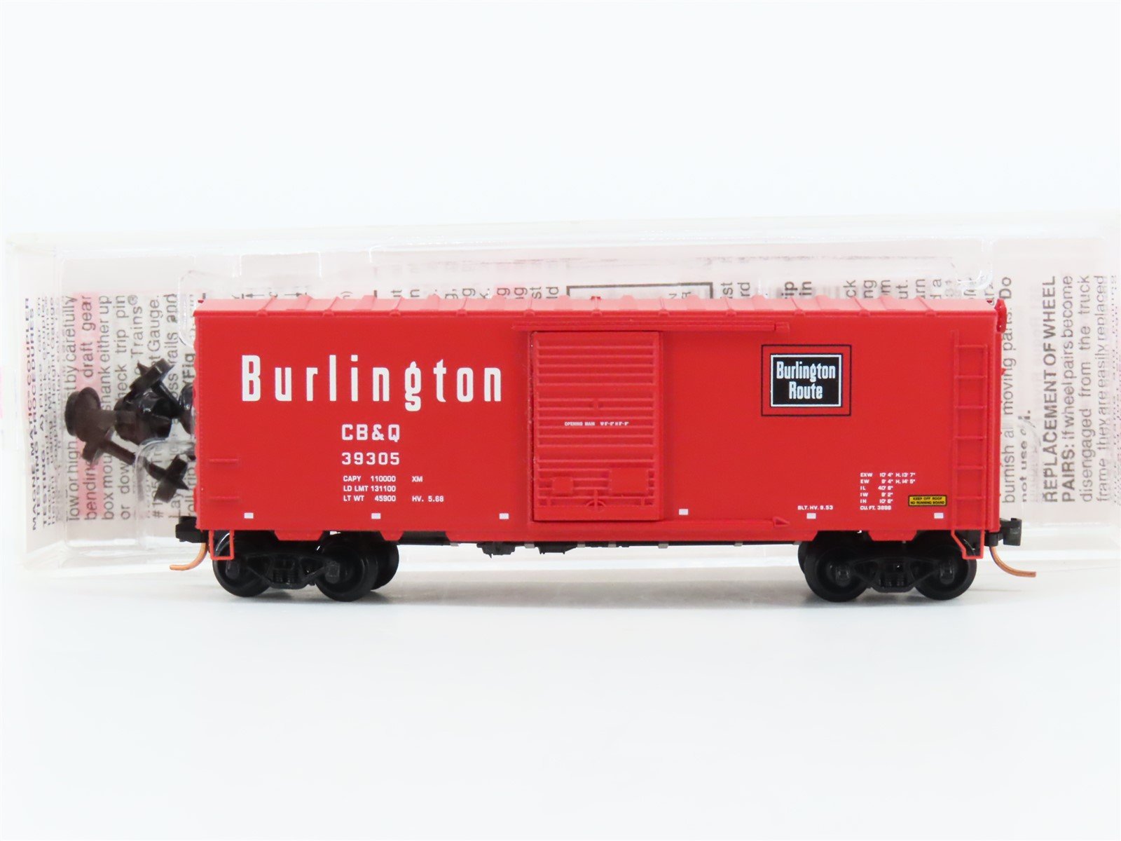 N Scale Micro-Trains MTL 73050 CB&Q Burlington Route 40' Box Car #39305