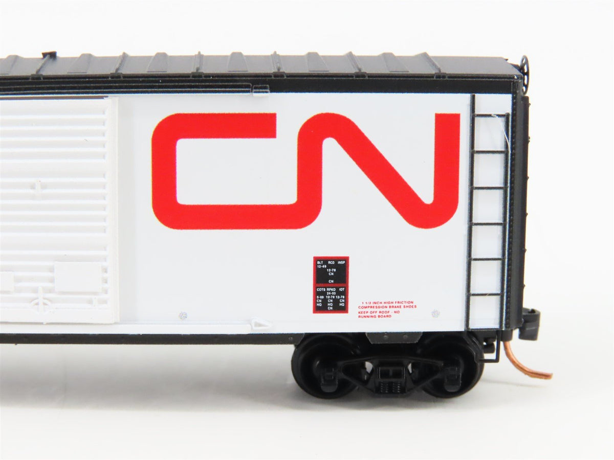 N Scale Micro-Trains MTL 07300250 CN Transparent 40&quot; Box Car #87989 W/ Load