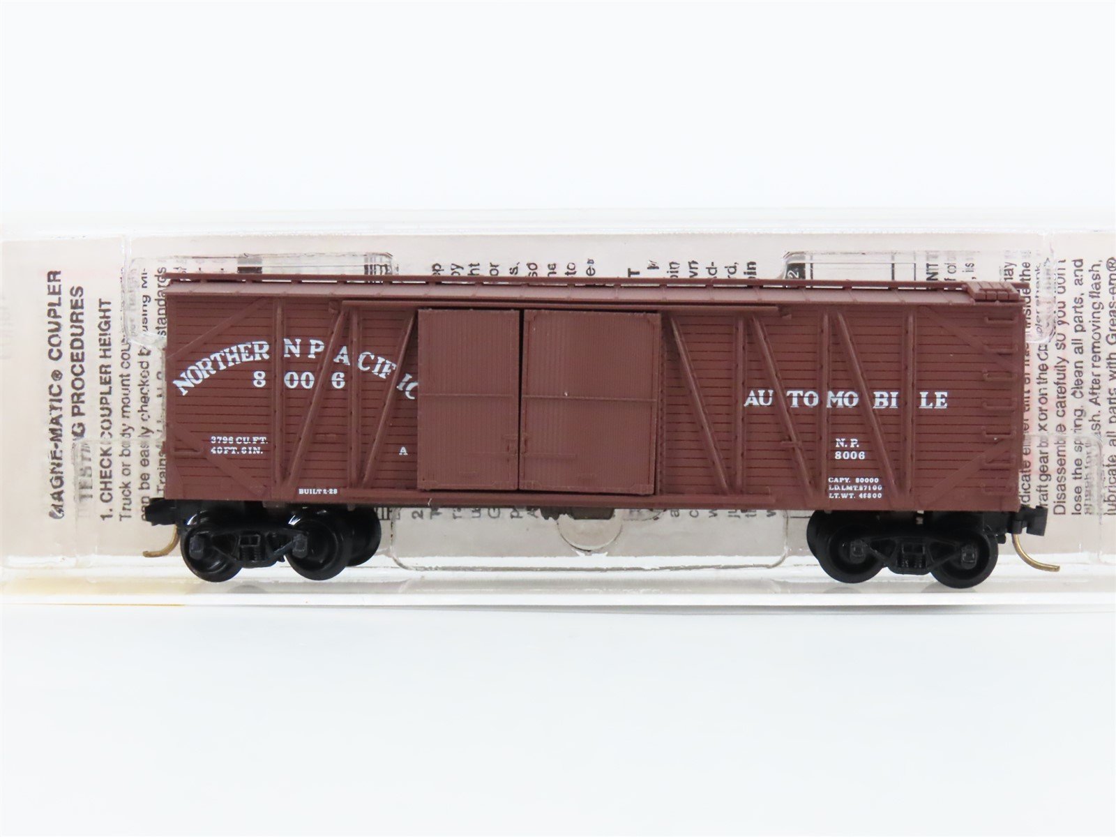 N Scale Micro-Trains MTL 29030 NP Northern Pacific 40' Automobile Box Car #8006