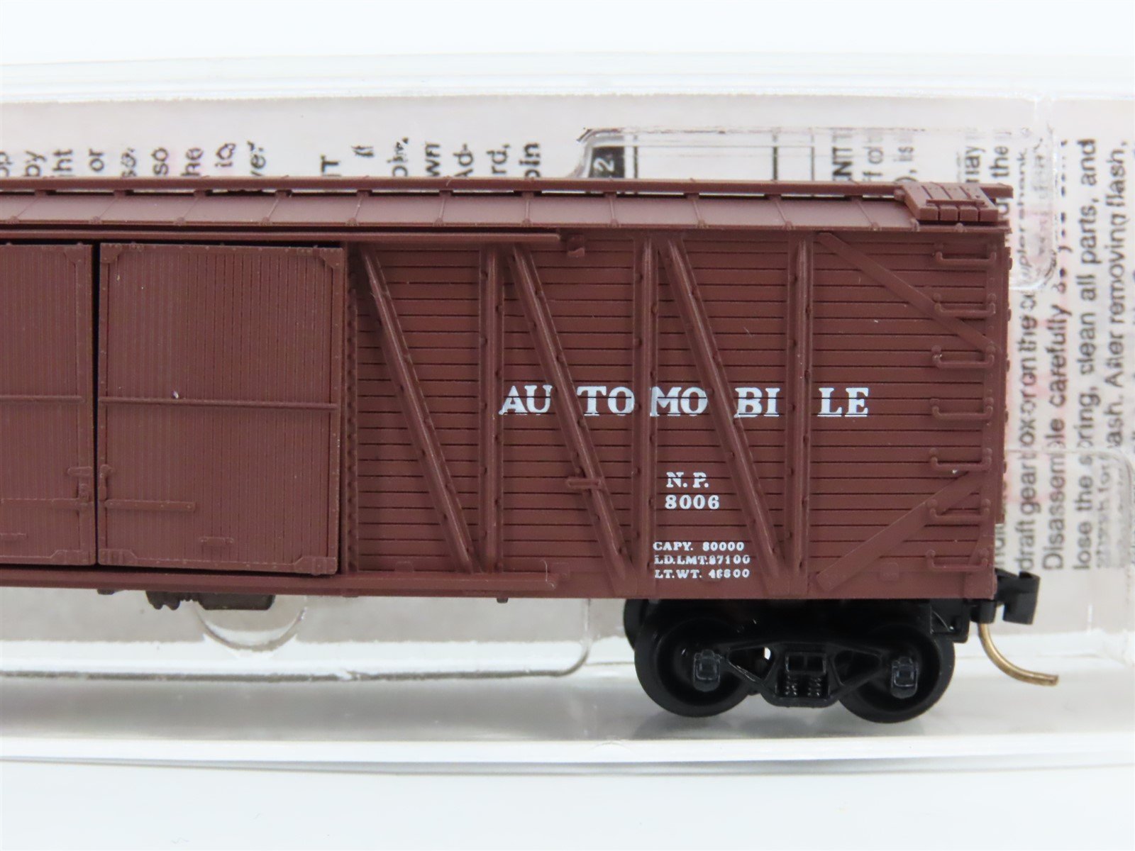N Scale Micro-Trains MTL 29030 NP Northern Pacific 40' Automobile Box Car #8006