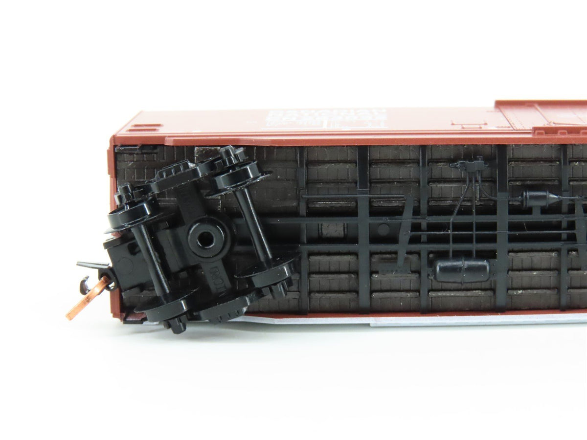 N Scale Micro-Trains MTL 38340 CN Canadian National &quot;Apple&quot; 50&#39; Box Car #18019