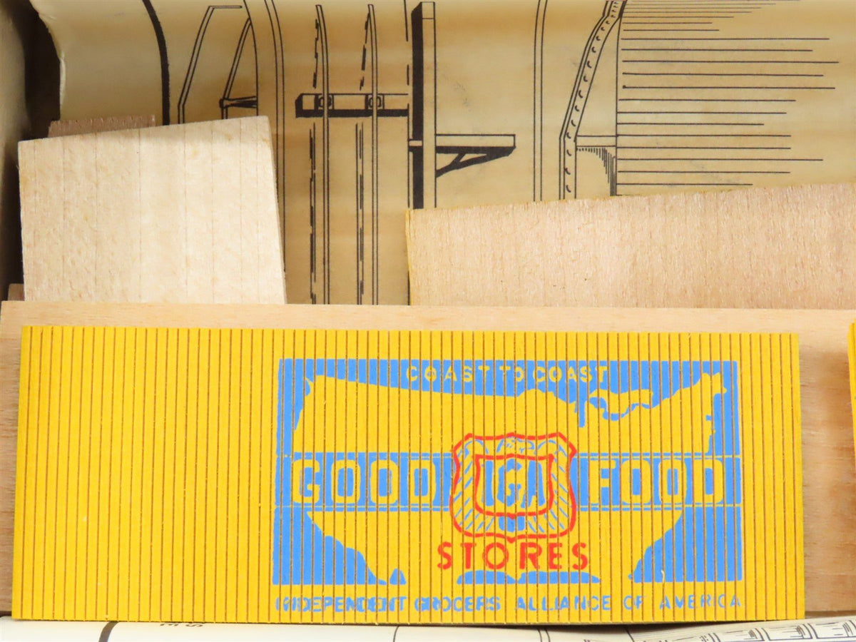 HO Scale Main Line Models Wood Kit URTX IGA Food Stores 40&#39; Reefer #16824