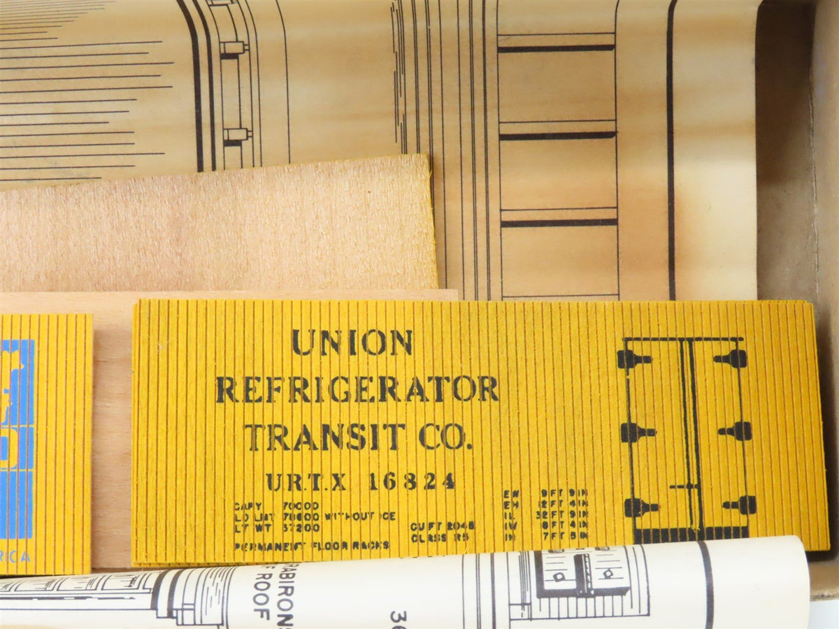 HO Scale Main Line Models Wood Kit URTX IGA Food Stores 40&#39; Reefer #16824