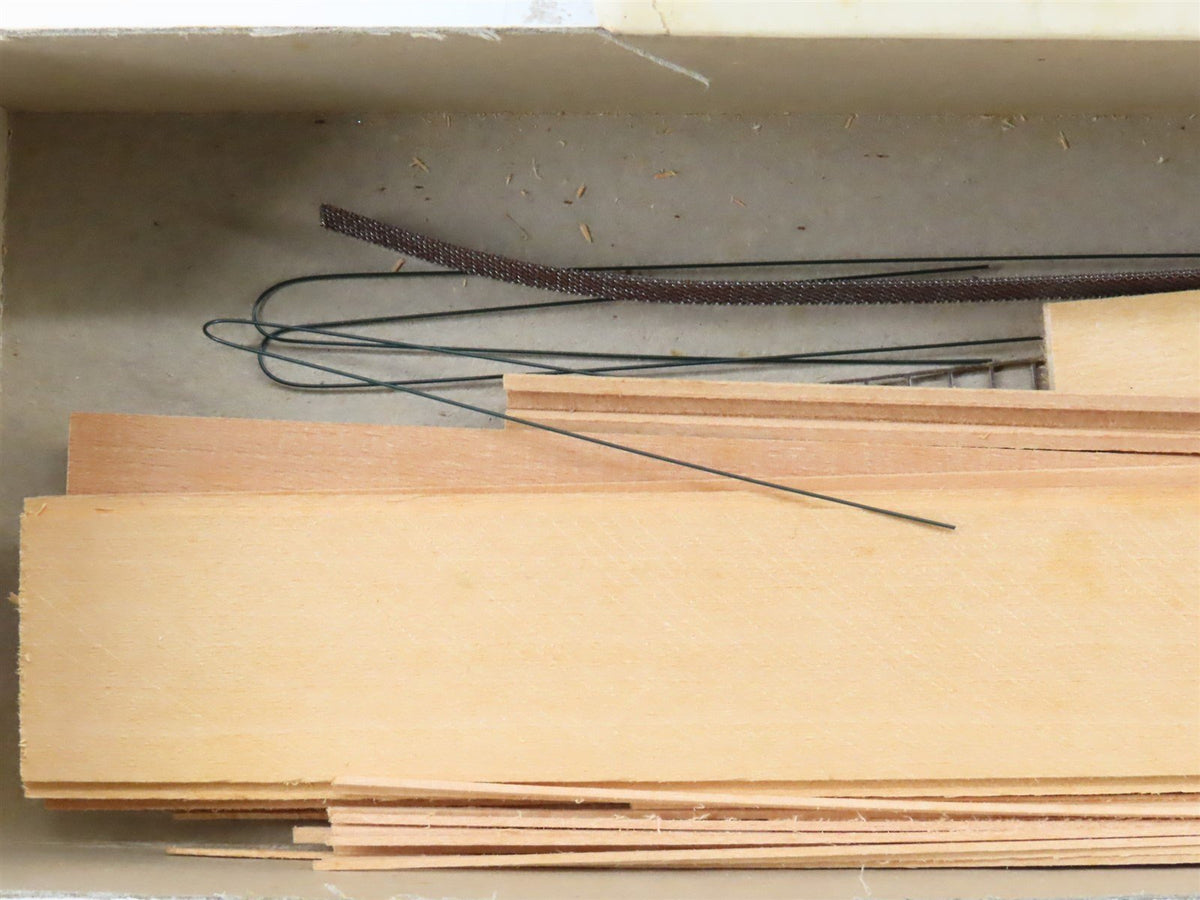 HO Scale Ambroid Wood Kit CB&amp;Q Burlington Plug Door Box Car #47500