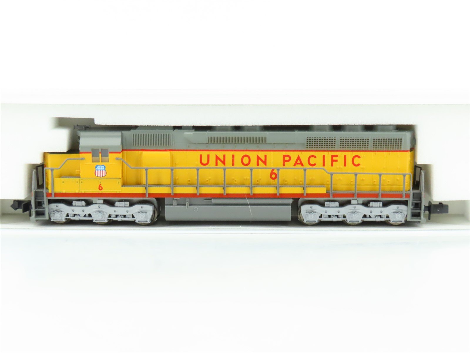 N Scale KATO 176-3118 UP Union Pacific EMD SD45 Diesel Locomotive #6