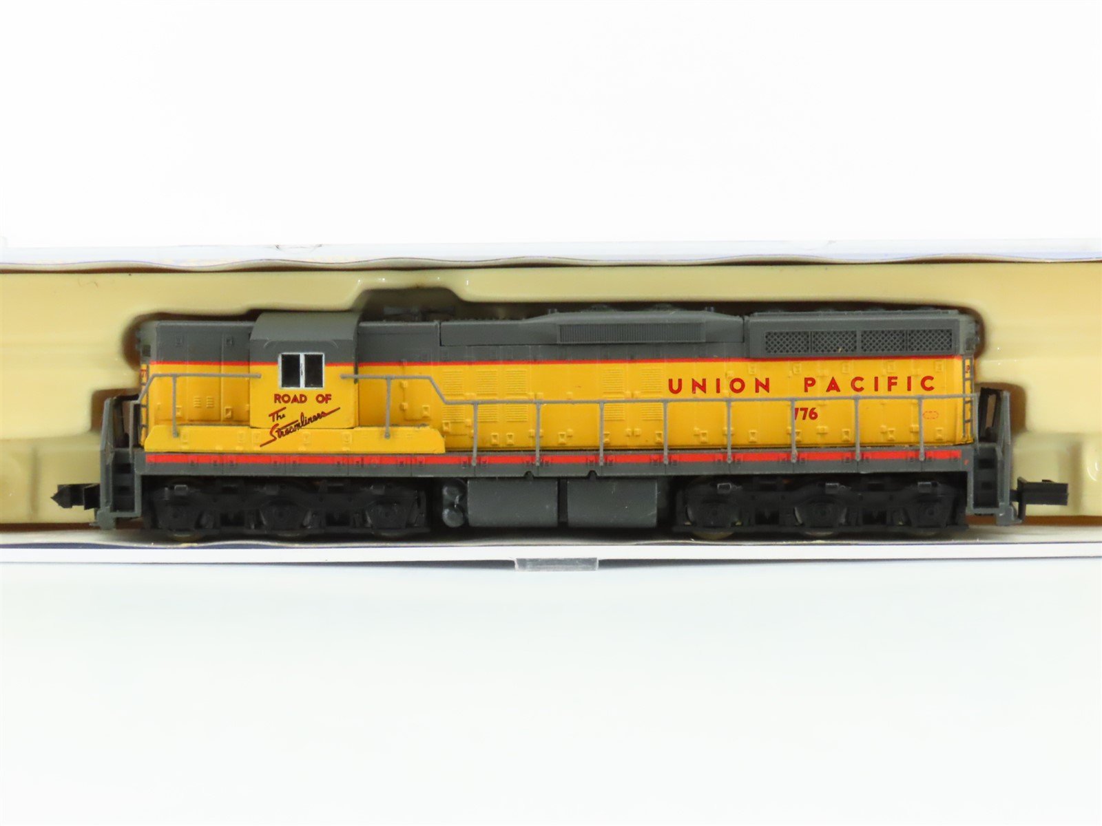 N Scale Life-Like 7775 UP Union Pacific EMD SD7 Diesel Locomotive #776