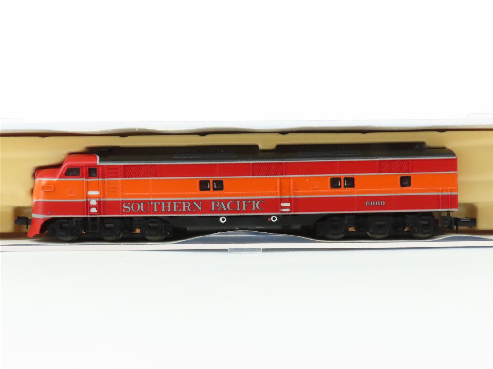 N Life-Like 7043/7045/7046 SP Southern Pacific "Daylight" EMD E7A/B/B Diesel Set