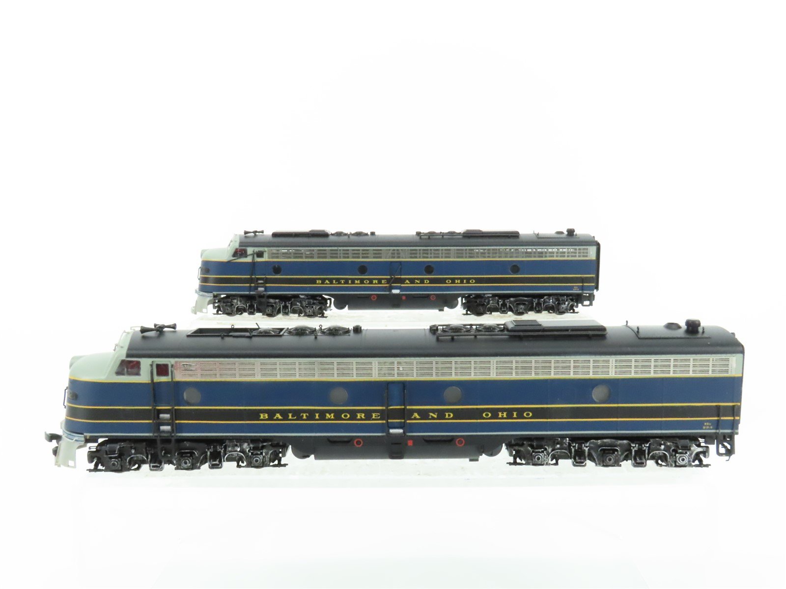 HO Scale Proto 2000 B&O Baltimore & Ohio E8/9A Diesel Loco 2-Unit Set