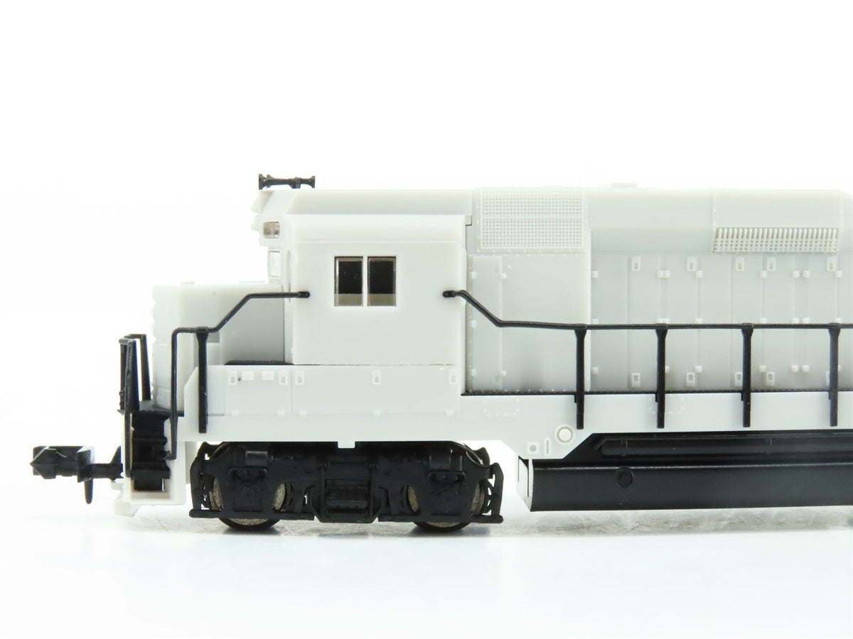 N Scale Atlas Classic 47500 Undecorated EMD GP30 Diesel Locomotive