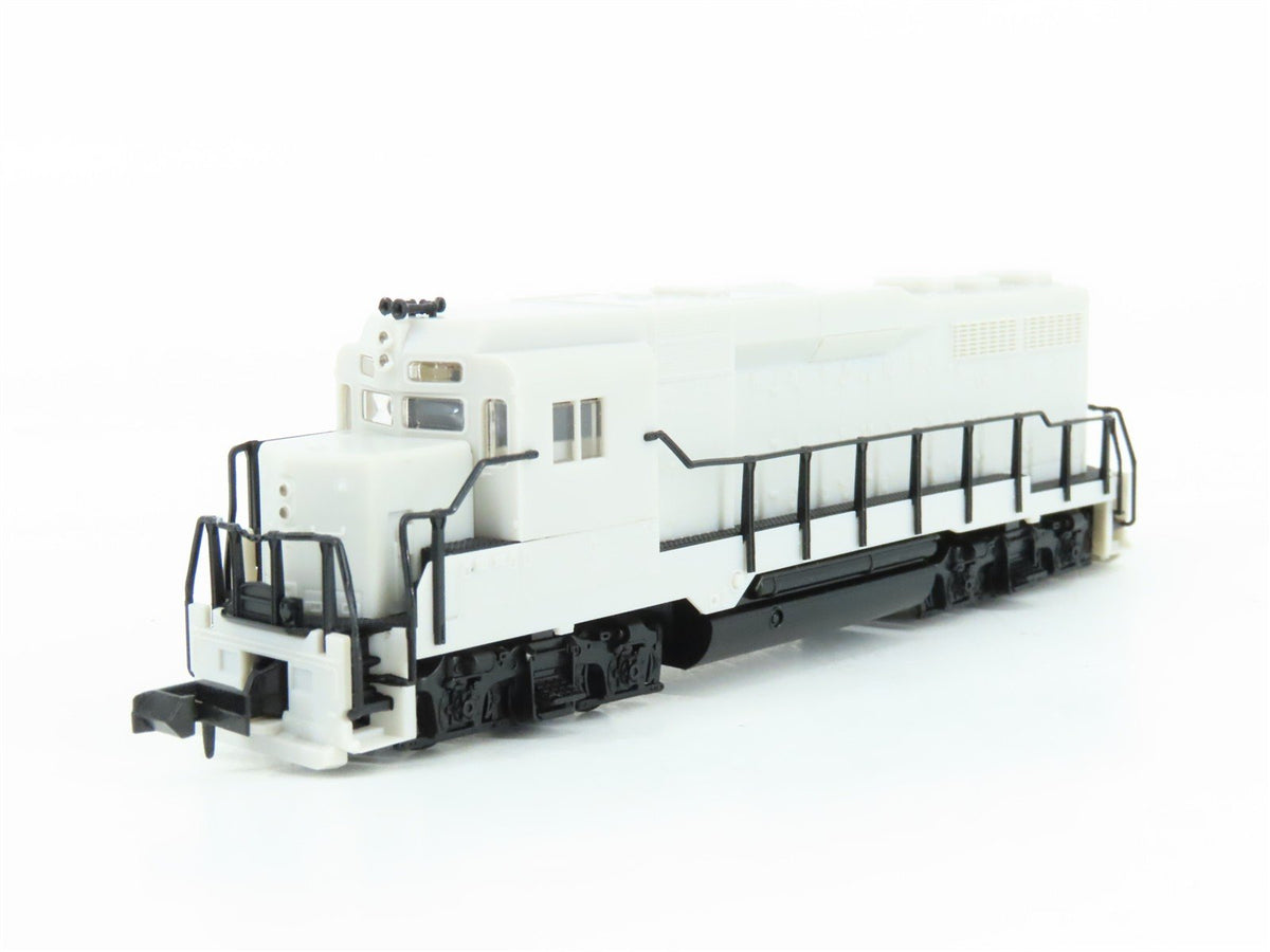 N Scale Atlas Classic 47500 Undecorated EMD GP30 Diesel Locomotive
