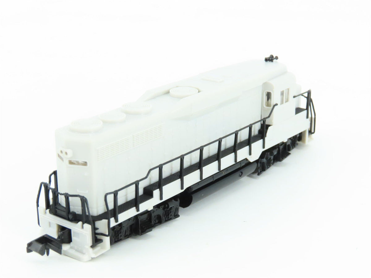 N Scale Atlas Classic 47500 Undecorated EMD GP30 Diesel Locomotive
