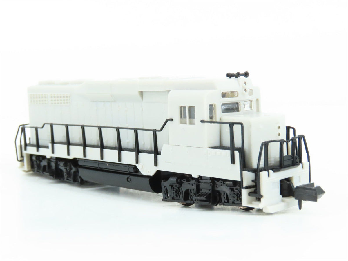N Scale Atlas Classic 47500 Undecorated EMD GP30 Diesel Locomotive