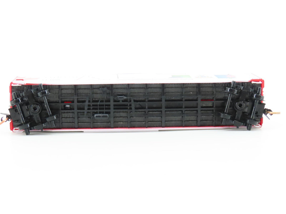 N Scale Micro-Trains MTL 07700157 YT Yukon Territory 40&#39; Box Car #990