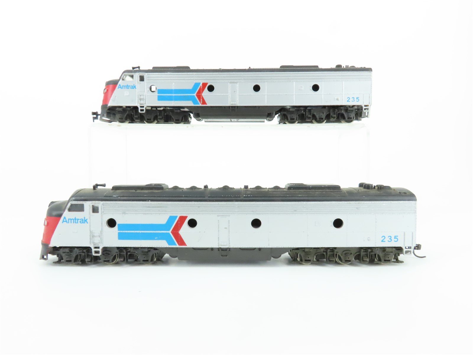 HO Scale Rivarossi Amtrak E8/9A Diesel Locomotive 2-Unit Set