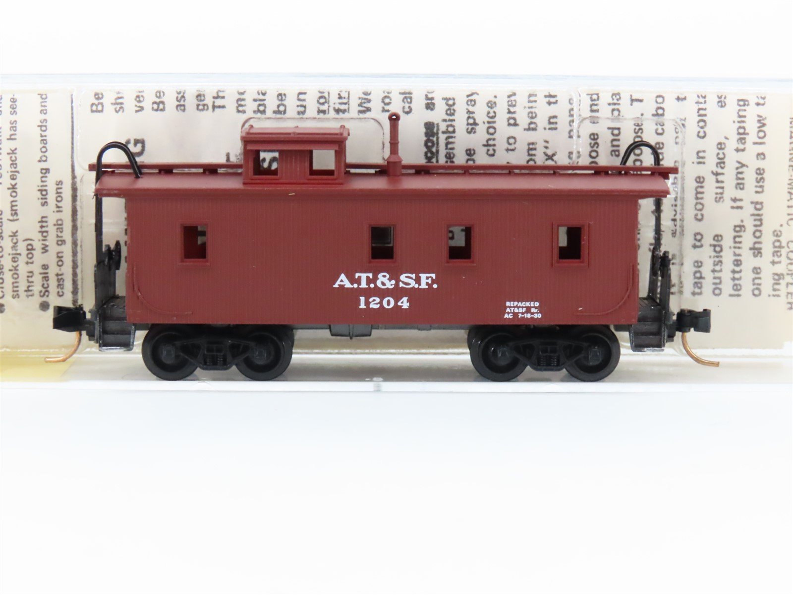 N Scale Kadee Micro-Trains MTL 50040 ATSF Santa Fe Railroad 34' Caboose #1204
