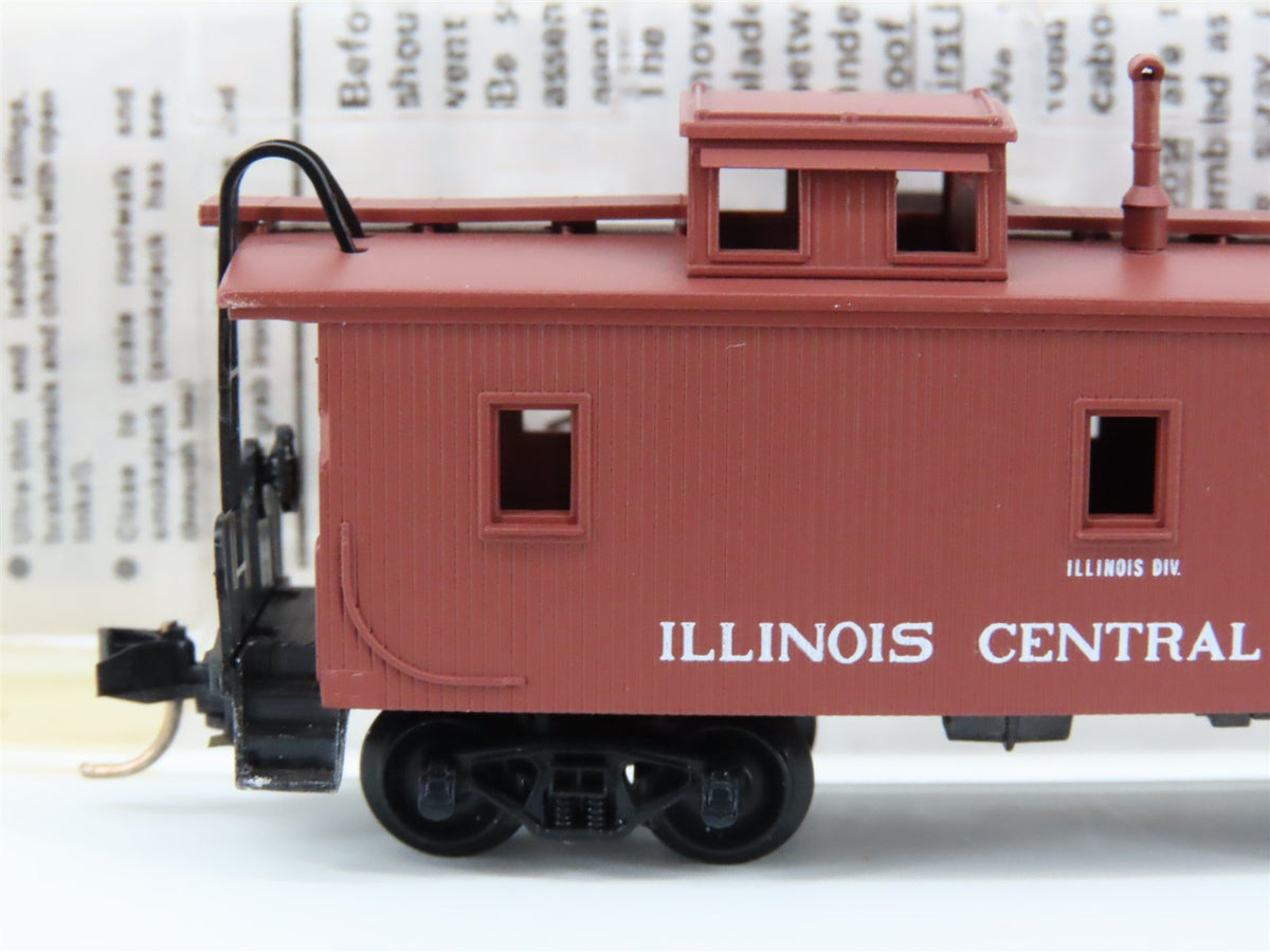 N Scale Micro-Trains MTL 50030 IC Illinois Central Railroad 34&#39; Caboose #9251