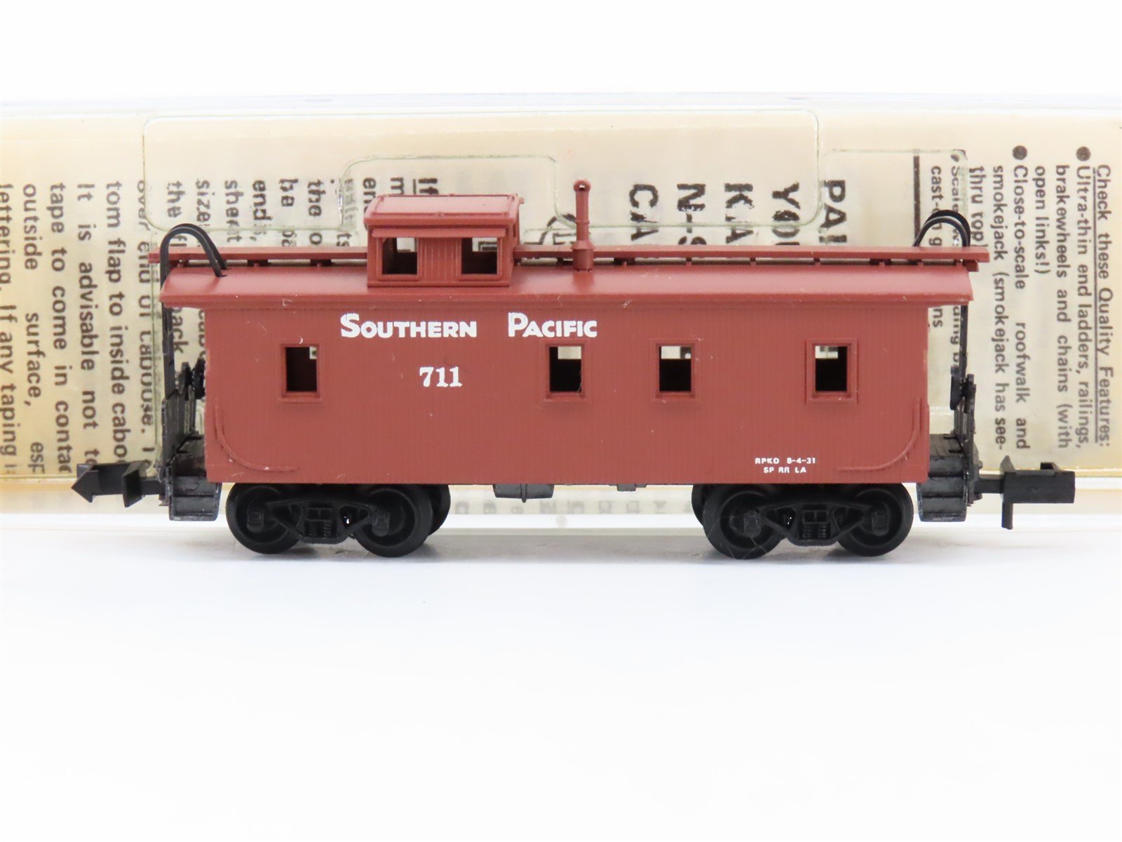N Scale Kadee Micro-Trains MTL 50071 SP Southern Pacific 34' Caboose #711