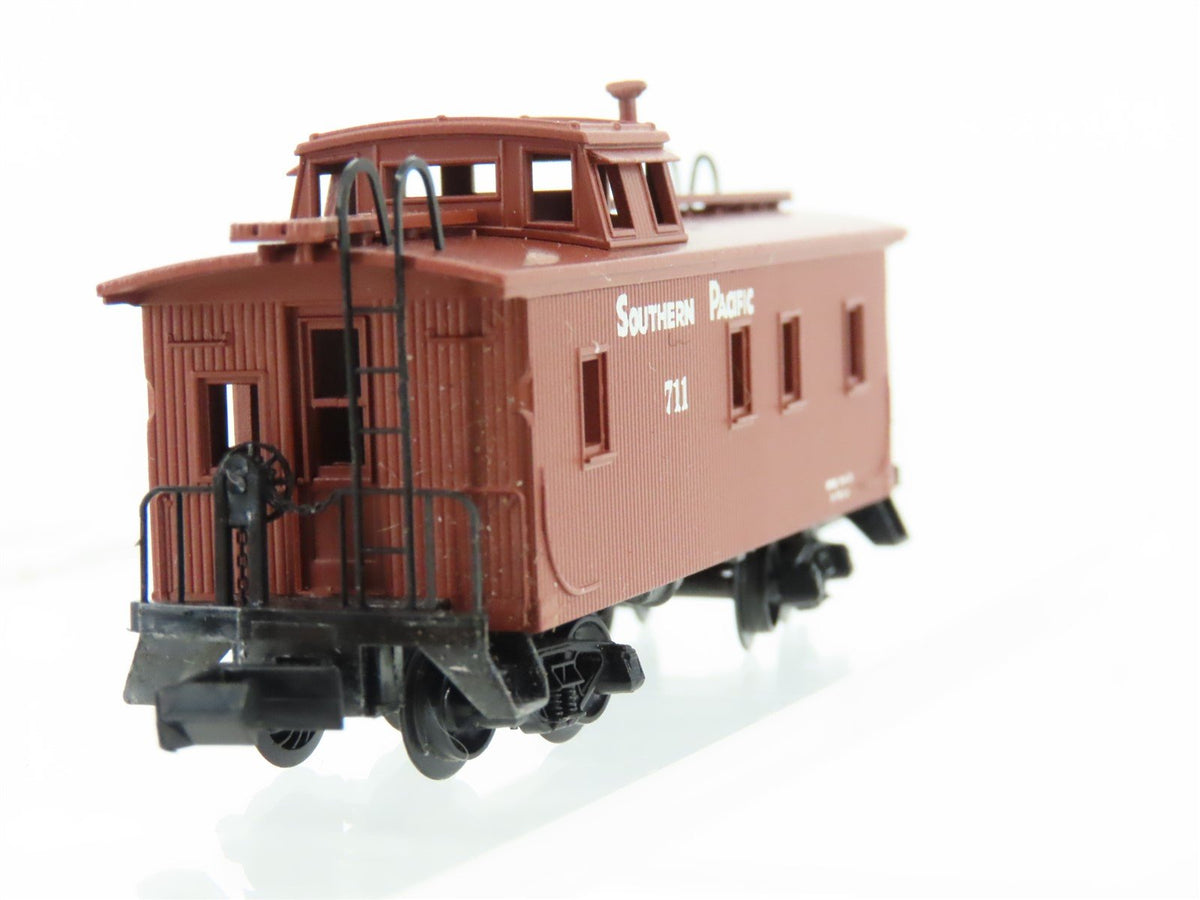 N Scale Kadee Micro-Trains MTL 50071 SP Southern Pacific 34&#39; Caboose #711